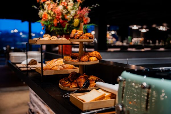 Live Cooking Breakfast Buffet
