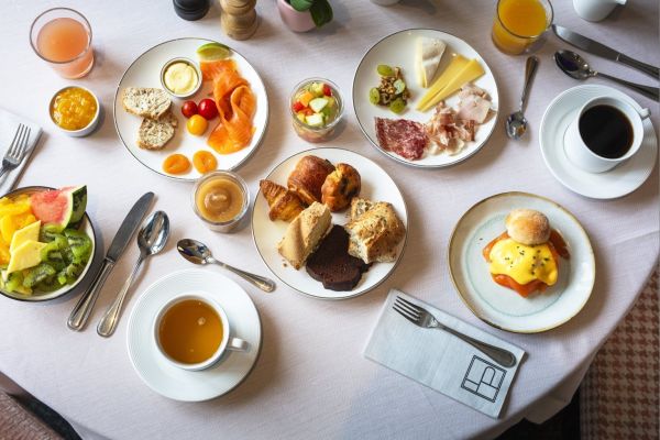 PETIT DÉJEUNER